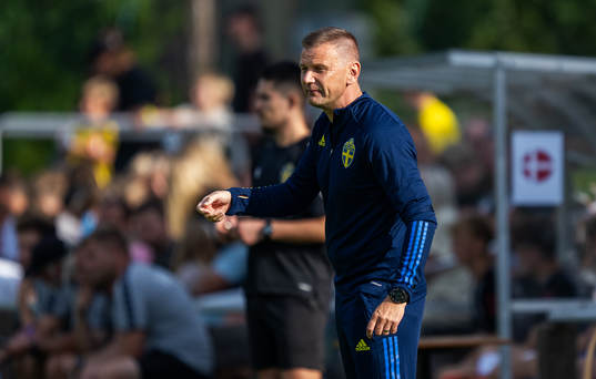 Headcoach Andreas Pettersson of Sweden