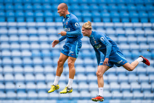 Leo Skiri Østigård and Erling Braut Haaland of the