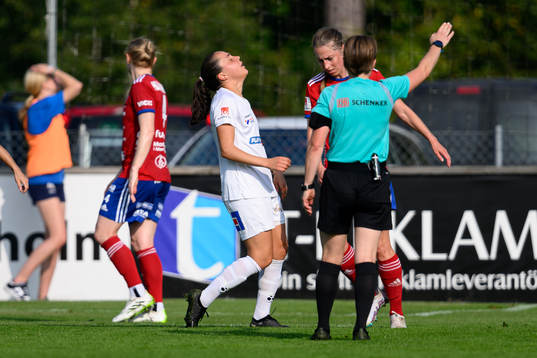 Växjö DFFs Heidi Elisabeth Ellingsen deppar