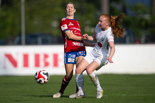 Vittsjös Jessica Ayers och Växjö DFFs Tilde Johansson