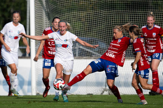 Vittsjös Nellie Persson och Växjö DFFs Hanna Stokki