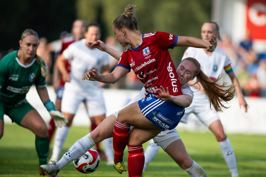 Vittsjös Hanna Ekengren och Växjö DFFs Tilde Johansson
