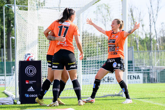 Kristianstads Tabitha Michelle Tindell, Amy Sayer, Emmi
