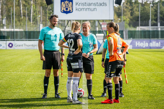 Assisterande domare Magnus Blennersjö, Domare Sandra