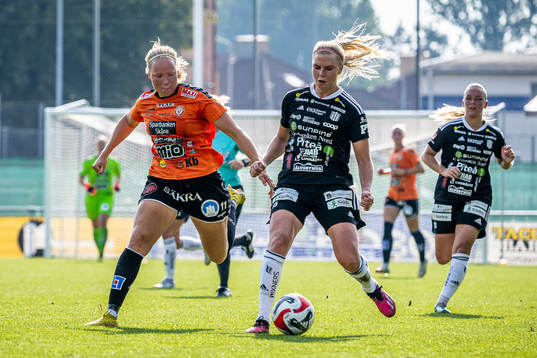 Kristianstads Hlin Eiriksdottir och Piteås Ellen Löfqvist