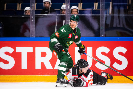 Magnus Nygren of Färjestad and Jeppe Jul Korsgaard of