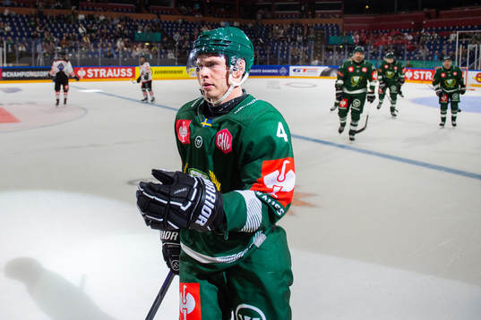 Oscar Lawner of Färjestad celebrates