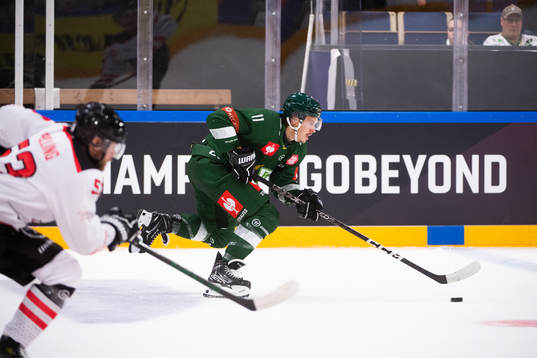 Thomas Spelling of Aalborg Pirates and Joakim Nygård of