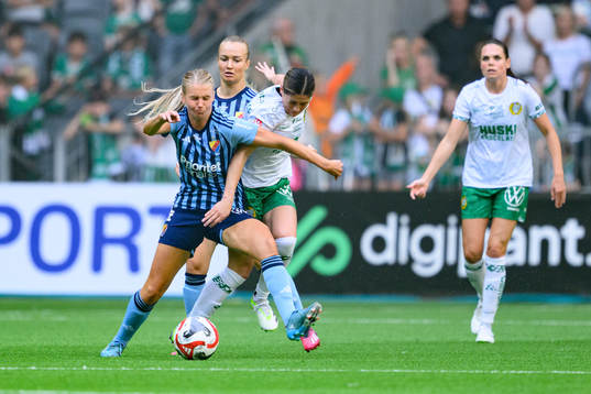Djurgårdens Nellie Lilja och Hammarbys Kyra Cooney-Cross