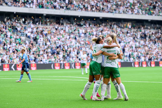 Hammarbys spelare jublar