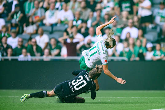 Djurgårdens målvakt Katelin Talbert och Hammarbys Ellen