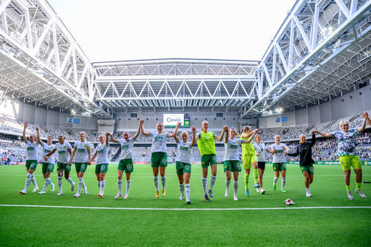Hammarbys spelare jublar