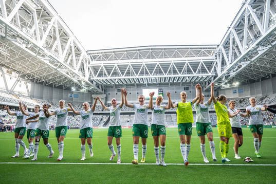 Hammarbys spelare jublar