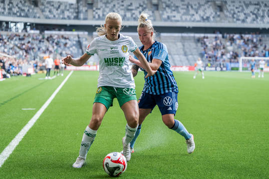 Hammarbys Smilla Holmberg och Djurgårdens Therese Åsland