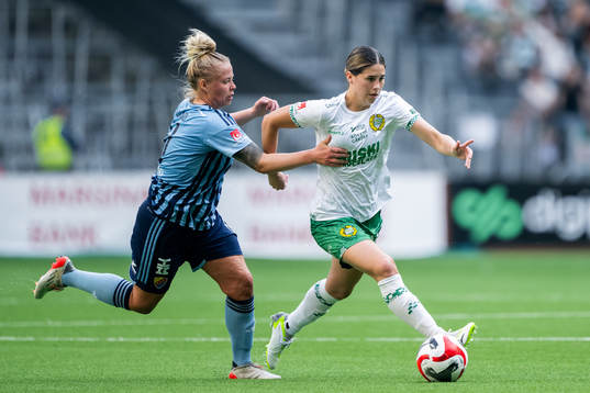 Djurgårdens Therese Åsland och Hammarbys Kyra Cooney-Cross