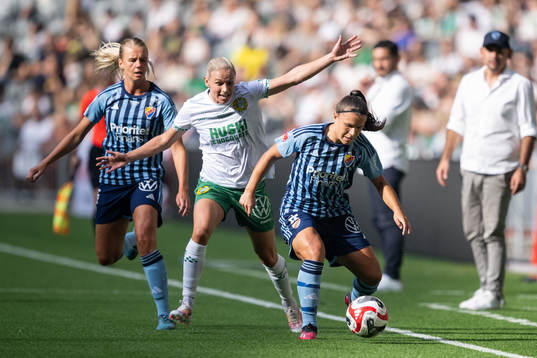 Hammarbys Jonna Andersson och Djurgårdens Alexsandra