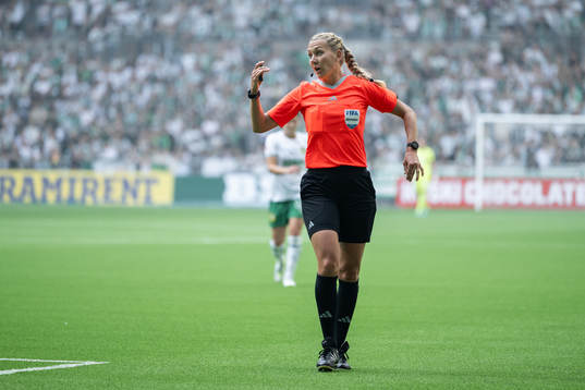 Domare Tess Olofsson