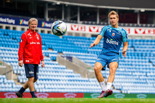 Kent Bergersen, assistant coach, and Ola Solbakken of the