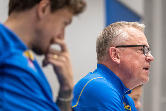 Victor Nilsson Lindelöf and head coach Janne Andersson of