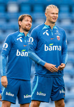 Stefan Strandberg and Erling Braut Haaland of the Norwegian