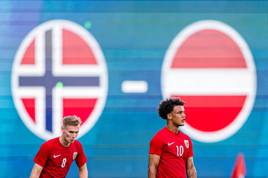 Sivert Heggheim Mannsverk and Oscar Bobb of Norway