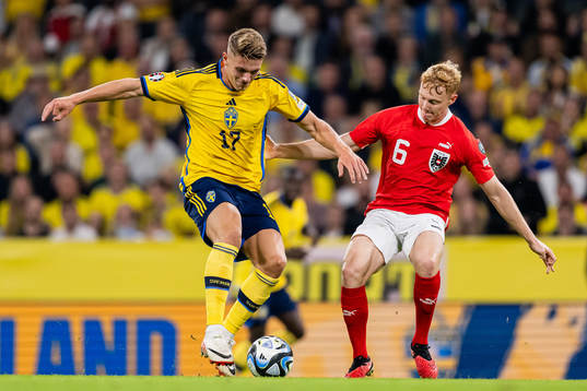 Viktor Gyökeres of Sweden and Nicolas Seiwald of Austria