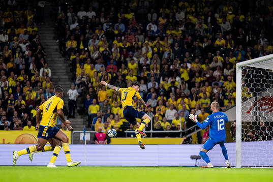 Isak Hien and Victor Nilsson Lindelöf of Sweden against