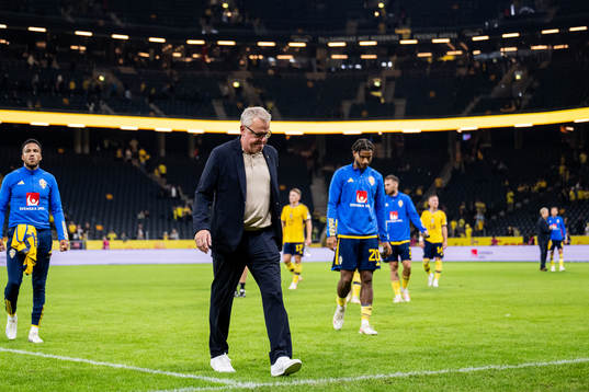 Head coach Janne Andersson of Sweden looks dejected