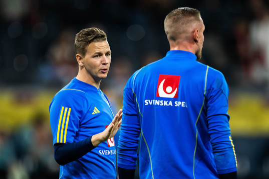 Goalkeeper coach Maths Elfvendal and goalkeeper Robin Olsen