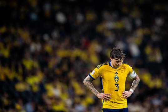 Victor Nilsson Lindelöf of Sweden looks dejected