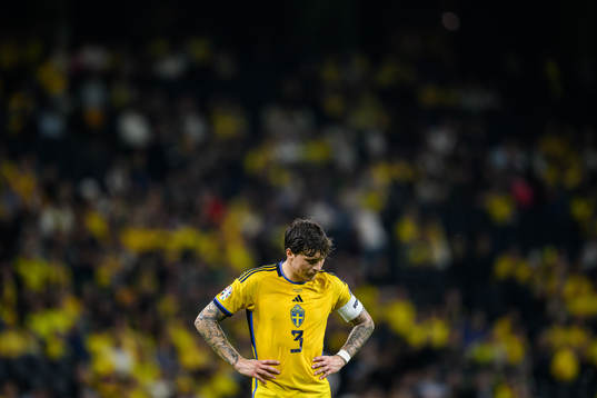 Victor Nilsson Lindelöf of Sweden looks dejected
