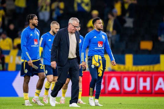 Head coach Janne Andersson of Sweden looks dejected