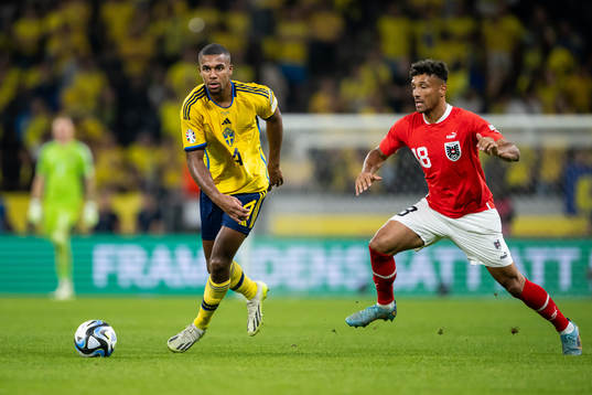 Isak Hien of Sweden and Karim Onisiwo of Austria