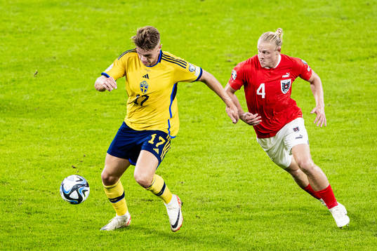 Viktor Gyökeres of Sweden and Xaver Schlager of Austria