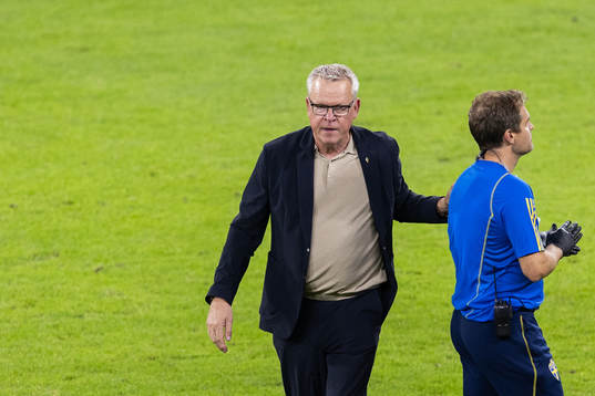 Head coach Janne Andersson of Sweden looks dejected