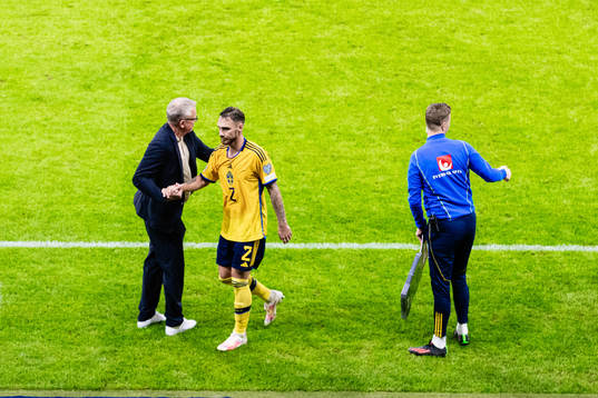 Linus Wahlqvist Egnell and head coach Janne Andersson of