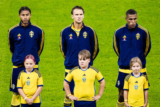 Jens-Lys Michel Cajuste, Albin Ekdal, Isak Hien of Sweden