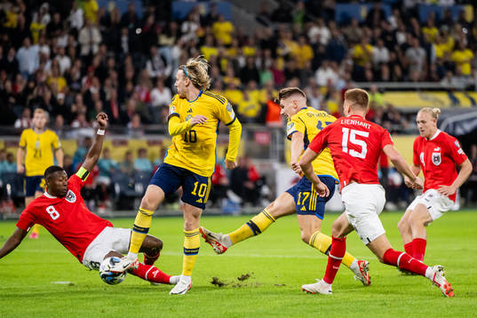 Emil Forsberg and Viktor Gyökeres of Sweden against David