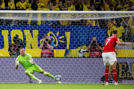 Marko Arnautovic of Austria scores the 0-3 goal against