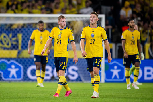 Dejan Kulusevski and Viktor Gyökeres of Sweden looks