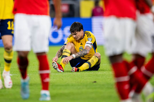 Victor Nilsson Lindelöf of Sweden looks dejected