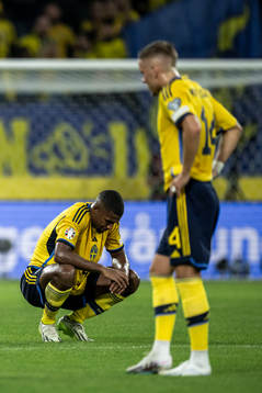 Isak Hien of Sweden looks dejected