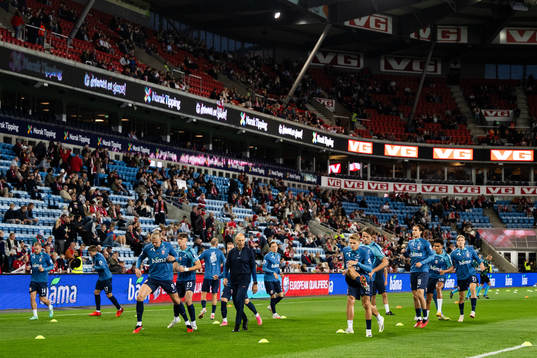 Martin Ødegaard and players of Norway