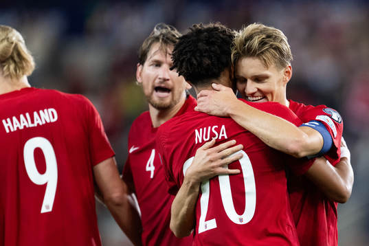 Martin Ødegaard celebrate with Antonio Nusa of Norway