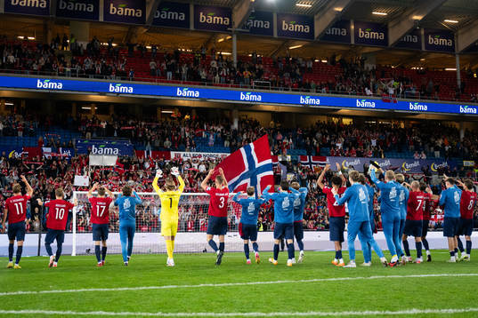 Players of Norway celebrate