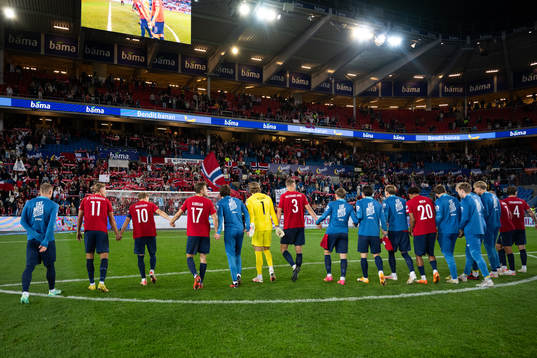 Players of Norway celebrate