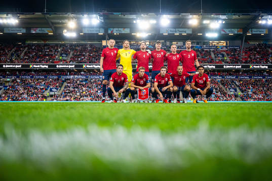 The starting eleven of Norway pose for a team photo