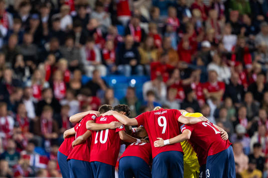 Antonio Nusa, Erling Braut Haaland and players of Norway