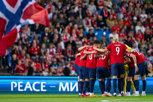 Antonio Nusa, Erling Braut Haaland and players of Norway