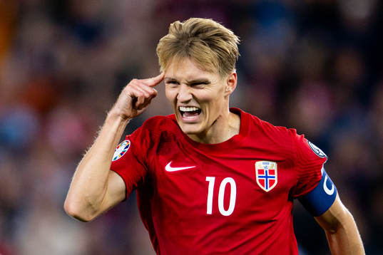 Bläddra bland fler bilder av Martin Ødegaard